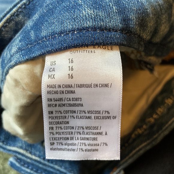 Shorts - Picture 3 of 3